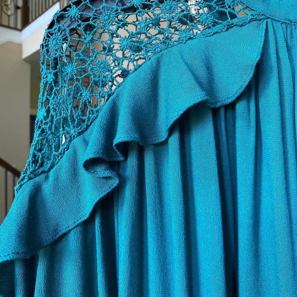 ✨ NEW✨Crochet Detailed Dress - Picture 8 of 8